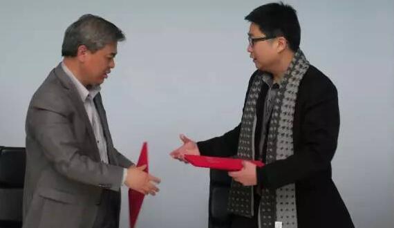 伟德体育组团学习体验无锡“拈花湾”，，，并与MAO签署战略相助，，，预示着伟德体育将在精品地产、工业地产、旅游地产等领域与MAO增强深度相助！！！